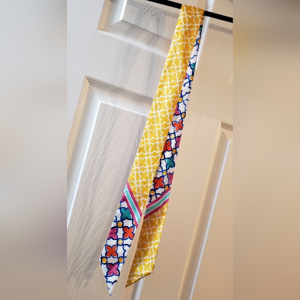 Chase bank scarf
